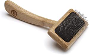 Brosse lissante pour chien à poils mi-long