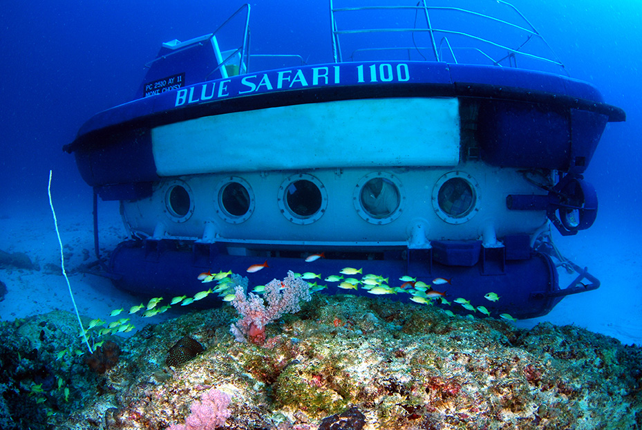 sous marin pour visiter les récifs de l'île maurice